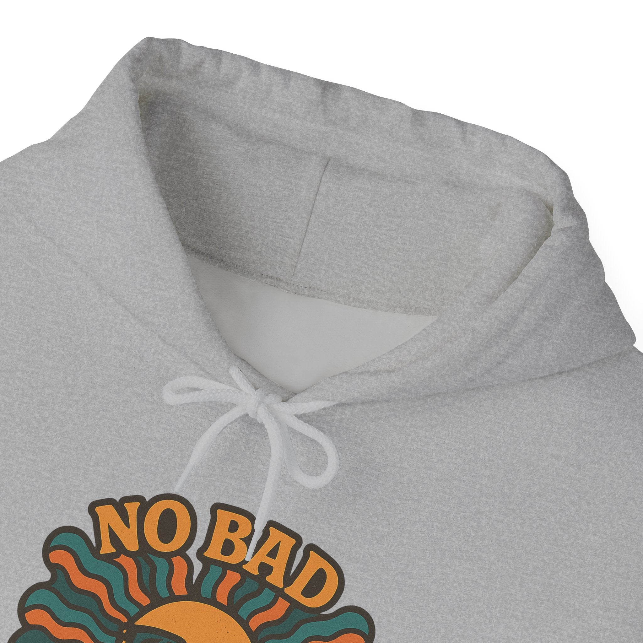 No Bad Vibes Hoodie – Unisex Pullover Sweatshirt, Cozy Positive Energy Hoodie, Retro Smiley Face, Chillwear Gift for Friends