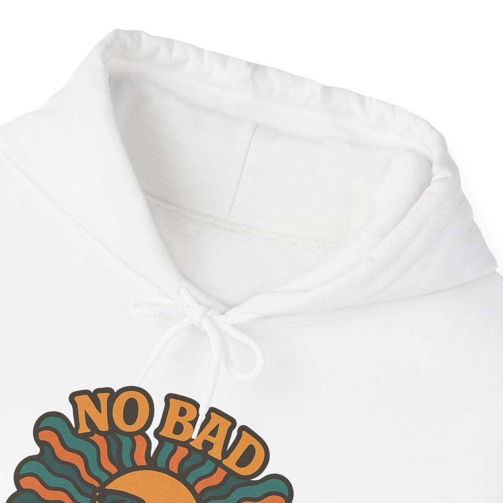 No Bad Vibes Hoodie – Unisex Pullover Sweatshirt, Cozy Positive Energy Hoodie, Retro Smiley Face, Chillwear Gift for Friends