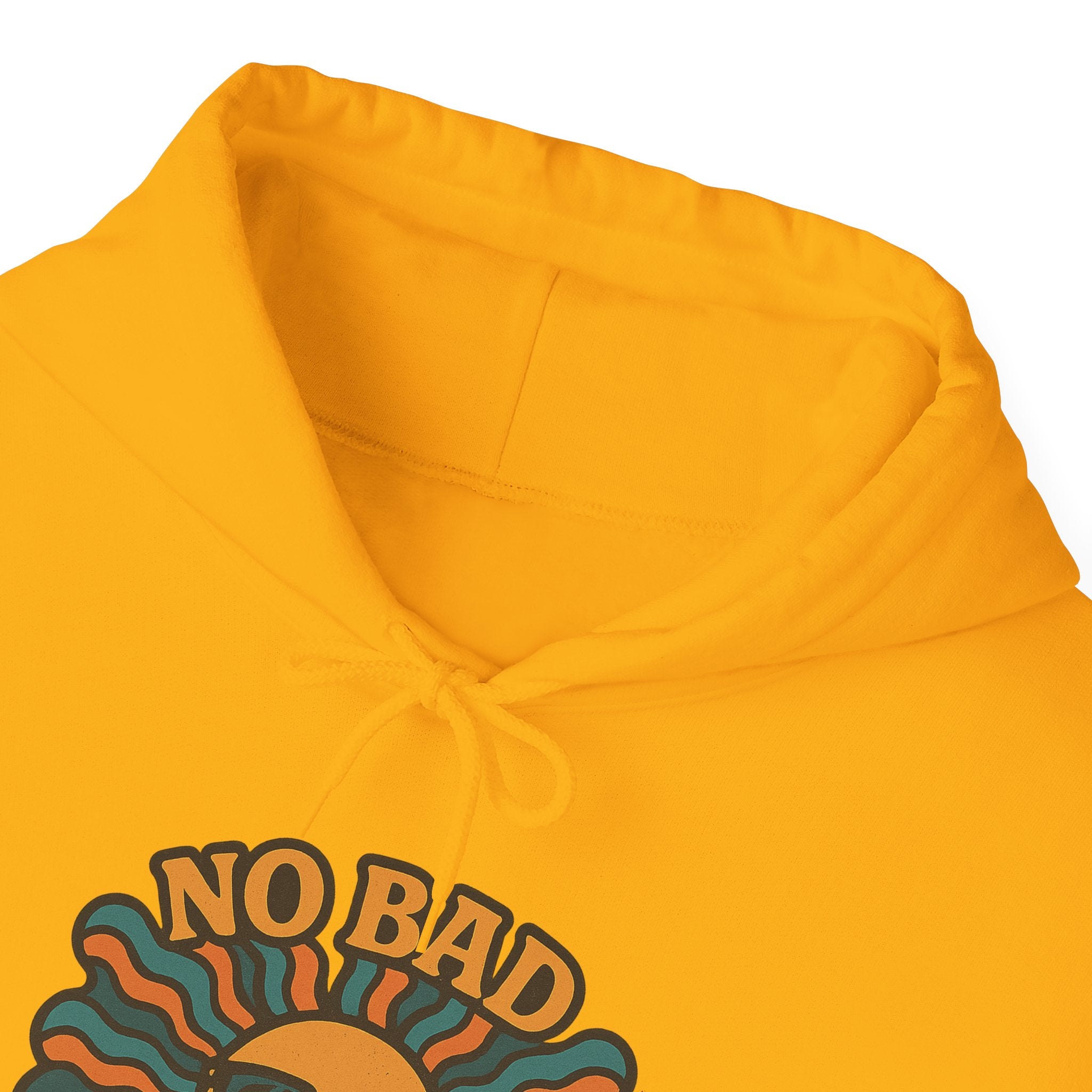 No Bad Vibes Hoodie – Unisex Pullover Sweatshirt, Cozy Positive Energy Hoodie, Retro Smiley Face, Chillwear Gift for Friends