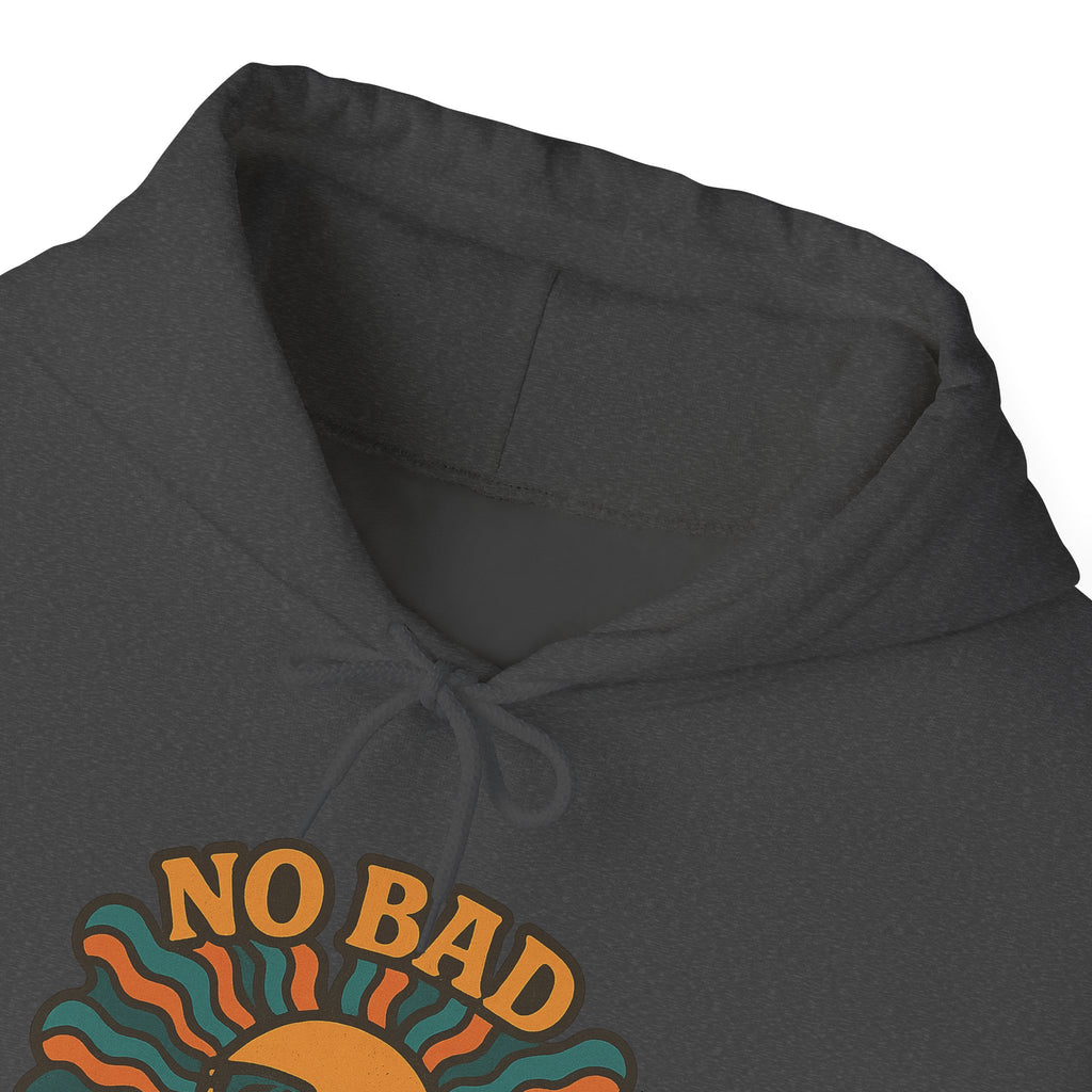 No Bad Vibes Hoodie – Unisex Pullover Sweatshirt, Cozy Positive Energy Hoodie, Retro Smiley Face, Chillwear Gift for Friends