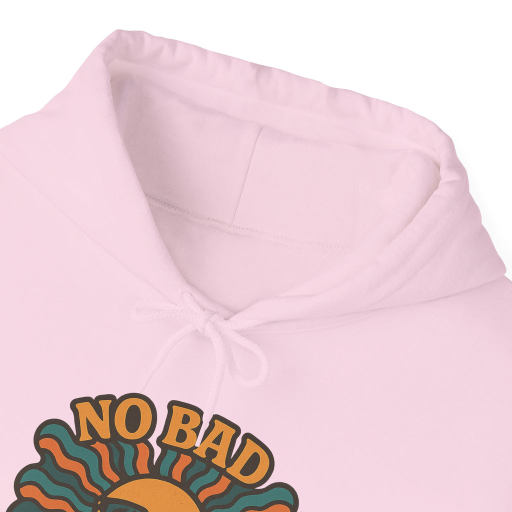 No Bad Vibes Hoodie – Unisex Pullover Sweatshirt, Cozy Positive Energy Hoodie, Retro Smiley Face, Chillwear Gift for Friends