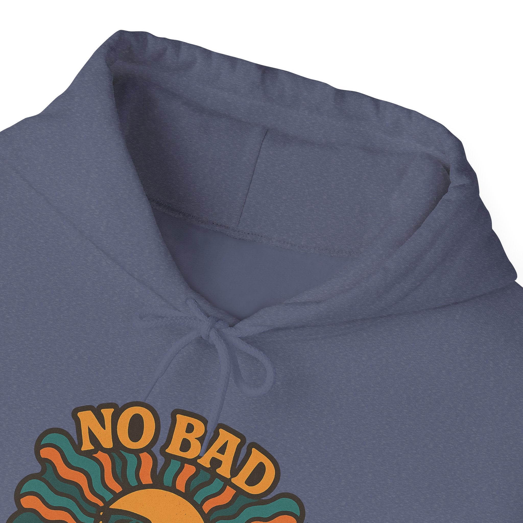 No Bad Vibes Hoodie – Unisex Pullover Sweatshirt, Cozy Positive Energy Hoodie, Retro Smiley Face, Chillwear Gift for Friends